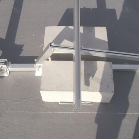 Staffe di montaggio sul tetto della zavorra