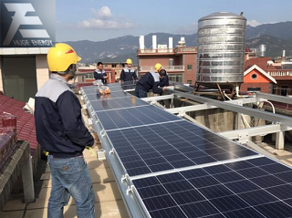 sistema di montaggio solare per tetto piano in cemento