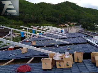 sistema di montaggio solare per tetto inclinato