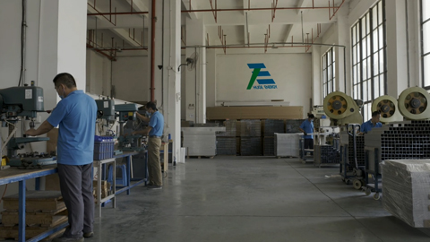 Nella lavorazione e produzione di accessori per profilati in alluminio è supportata la personalizzazione.